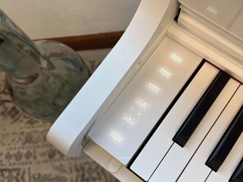 Casio AP-550 White (WH)