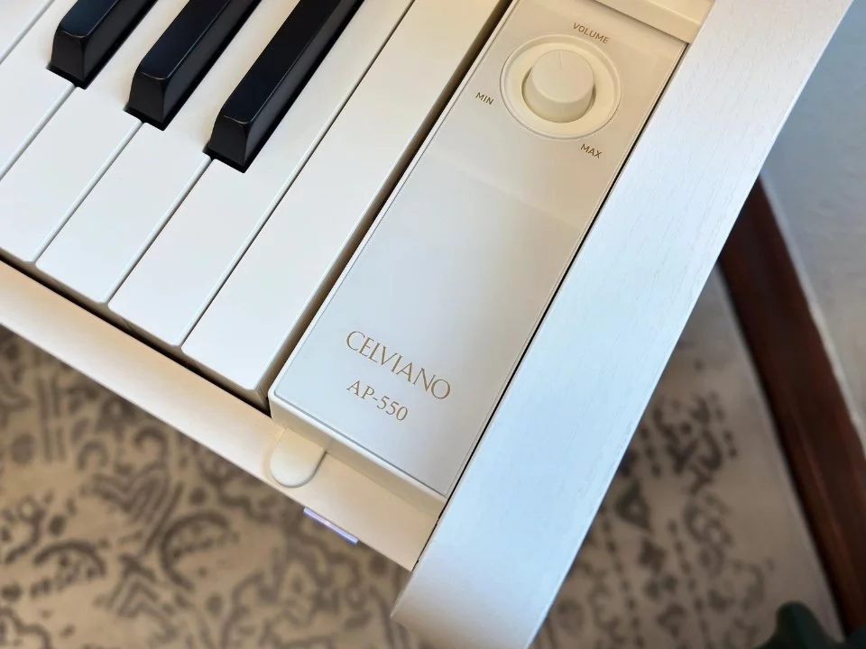 Casio AP-550 White (WH)