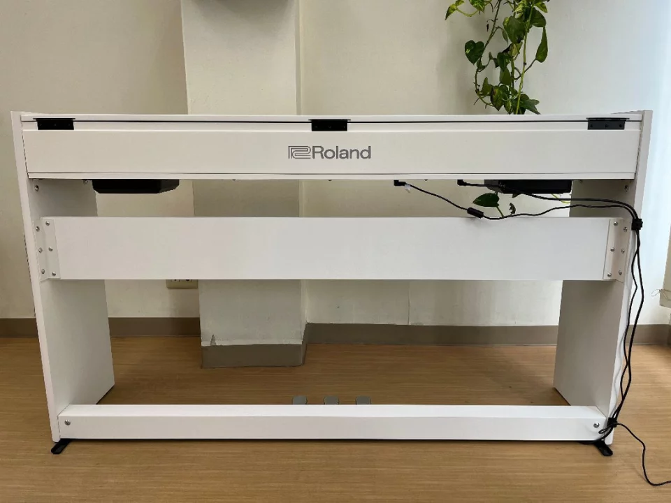 ROLAND F701 WH