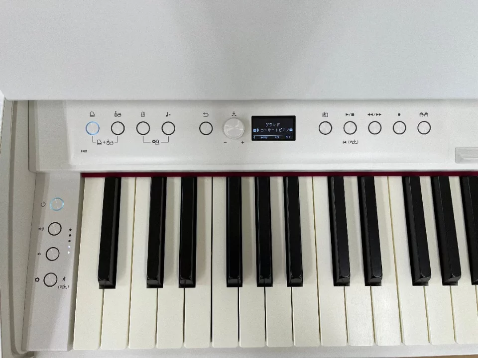 ROLAND F701 WH