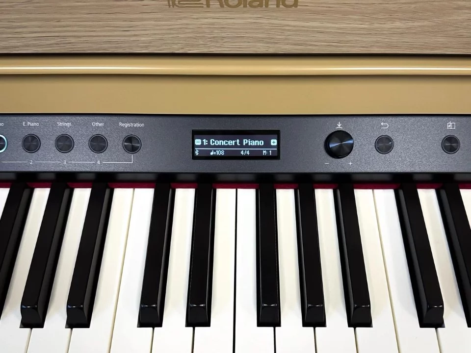 ROLAND HP-702 LO