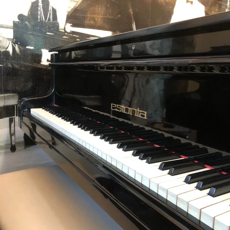 Estonia L274 Concert Grand