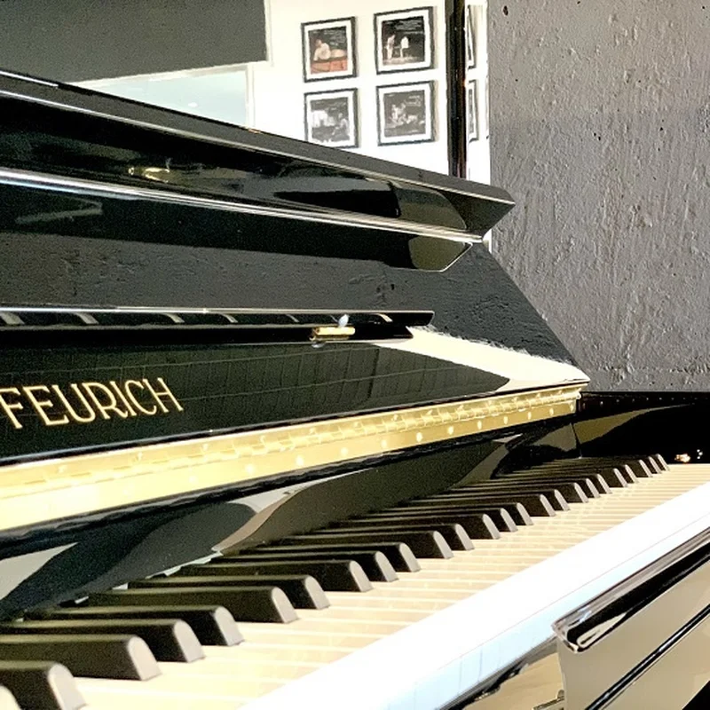 FEURICH 133 Concert (White Polished)