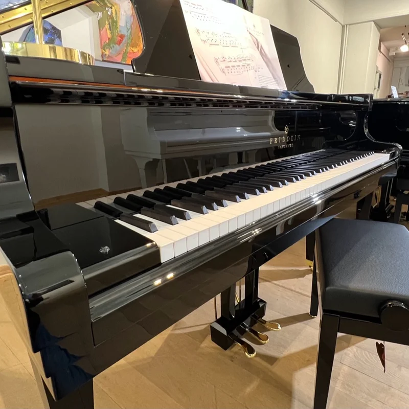 Fridolin Schimmel F156 Tradition (Ebony High Gloss)