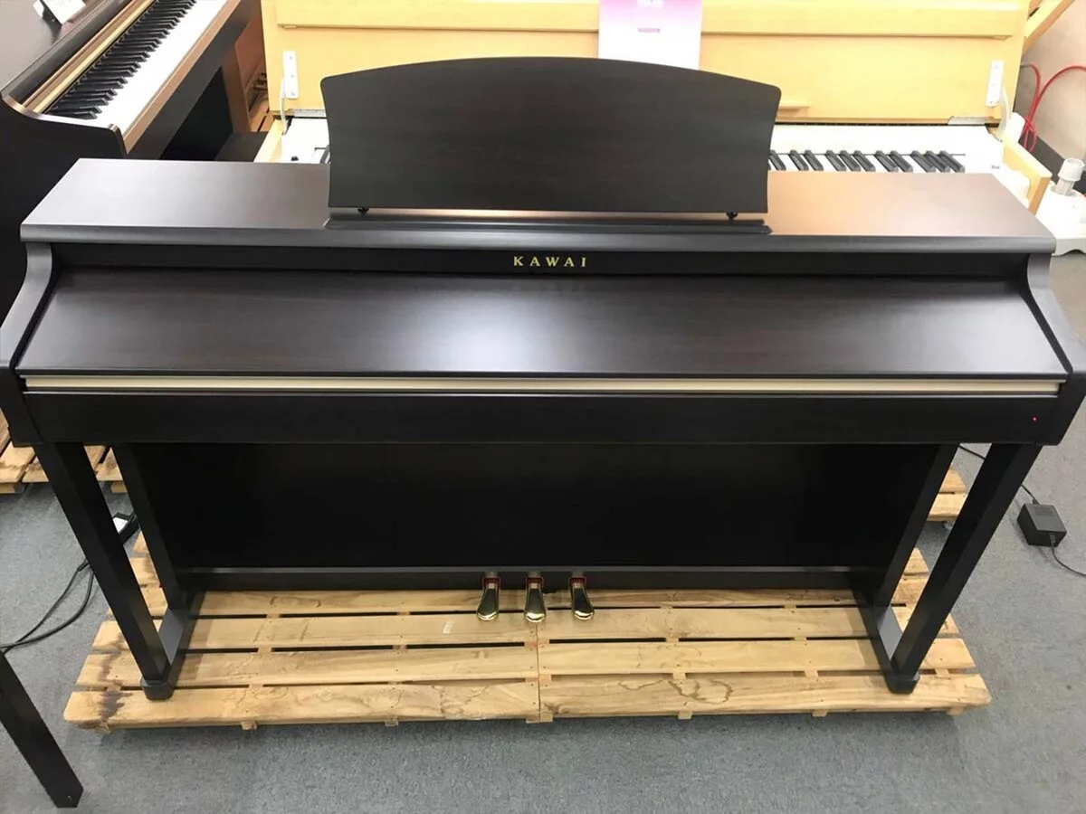 KAWAI CN24 R