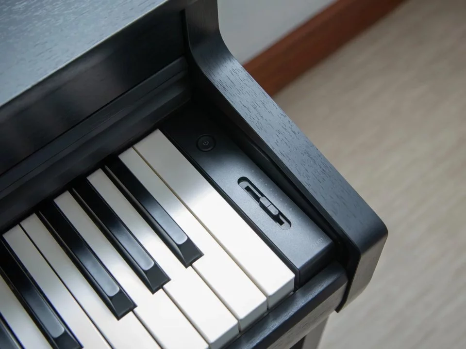 KAWAI CN301 B