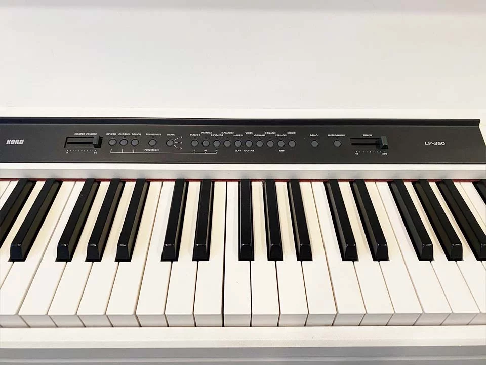 KORG LP-350 WH