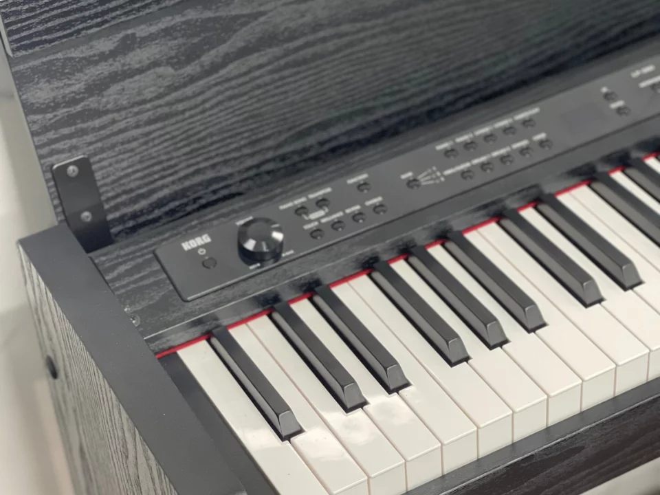 KORG LP-380 DW