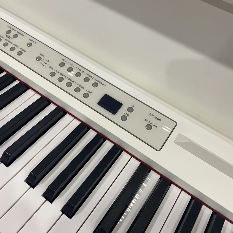 KORG LP-380 WH