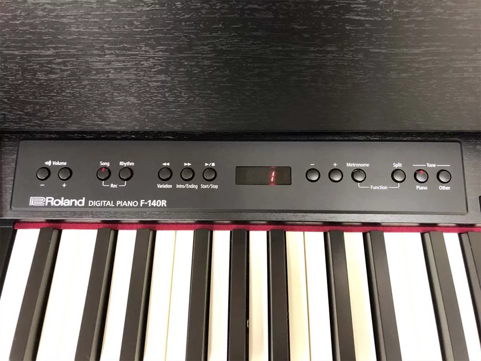 ROLAND F-140 B (NEW)
