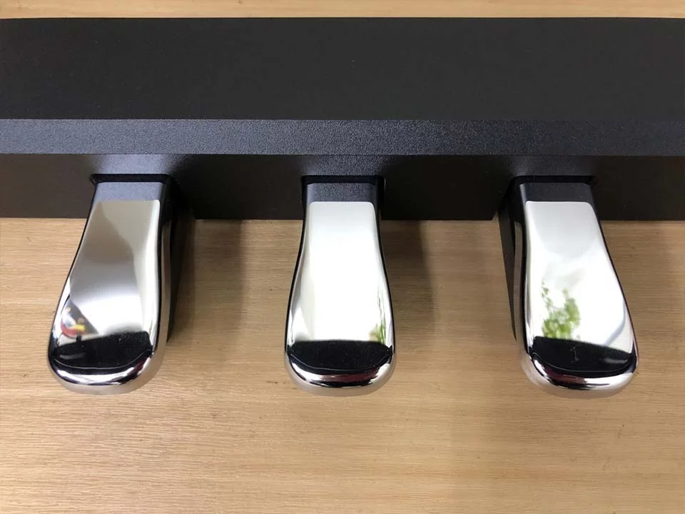 ROLAND F-140 B (NEW)