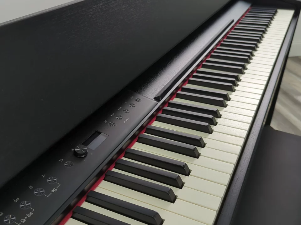 ROLAND F701 CB (USED)