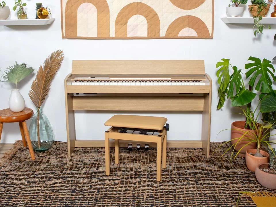 ROLAND F701 LA (USED)