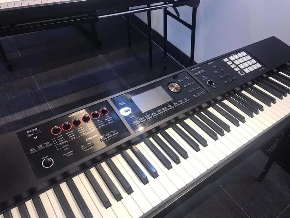 ROLAND FA-08