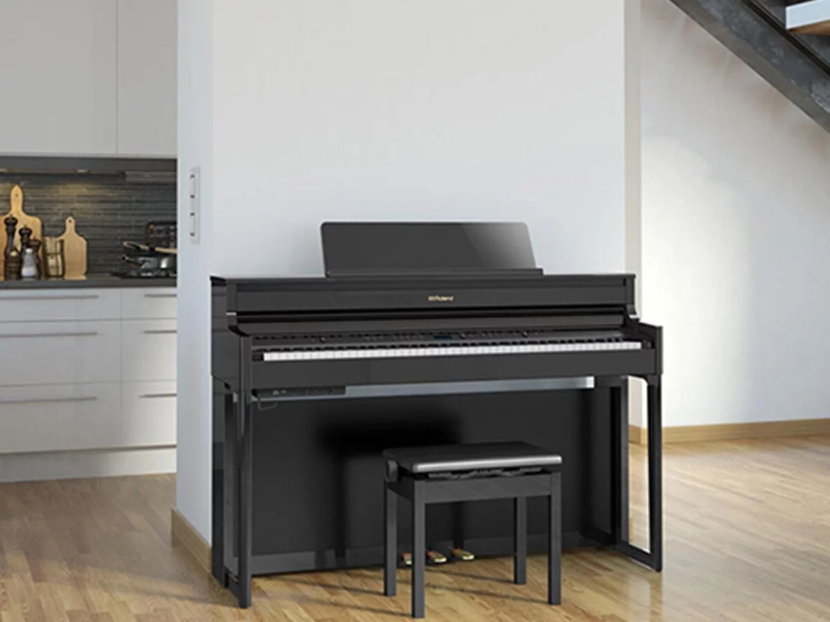 ROLAND HP-704 (USED)