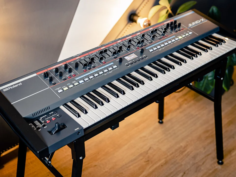 ROLAND JUNO-X