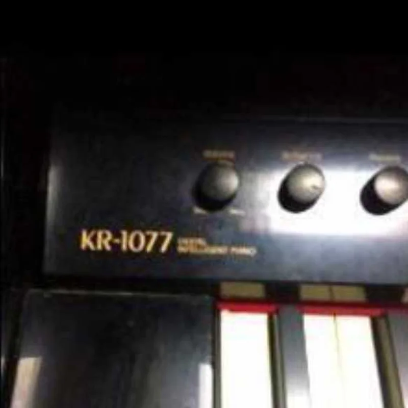 Roland KR-1077