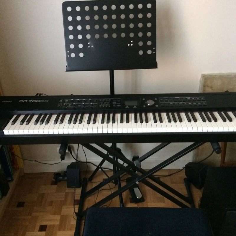 ROLAND RD-700GX
