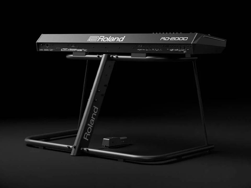 ROLAND RD-2000