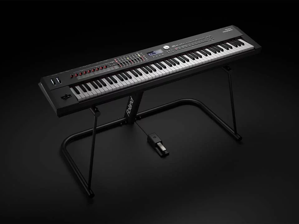 ROLAND RD-2000
