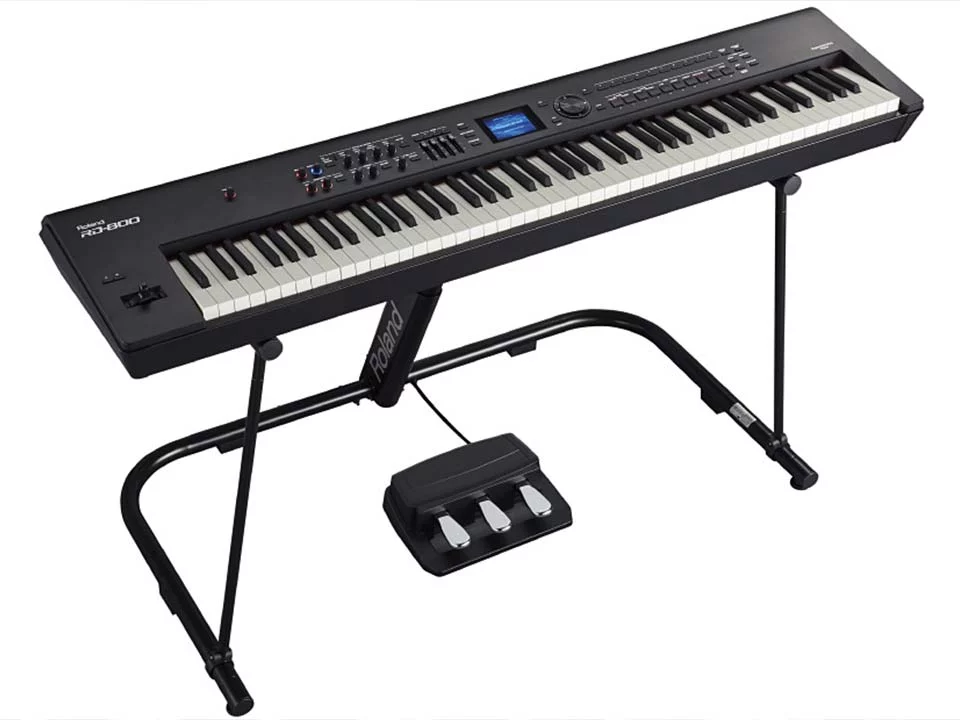 ROLAND RD-800