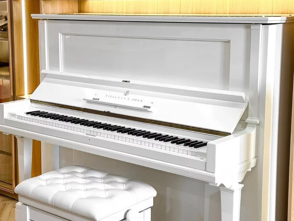 STEINWAY K-132 WH