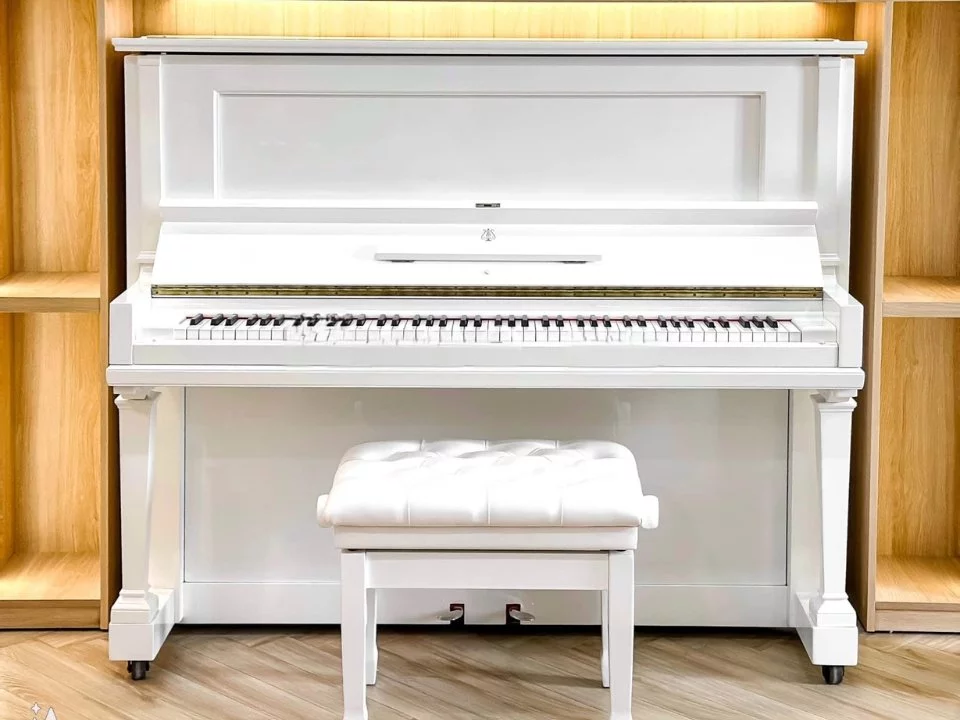 STEINWAY K-132 WH