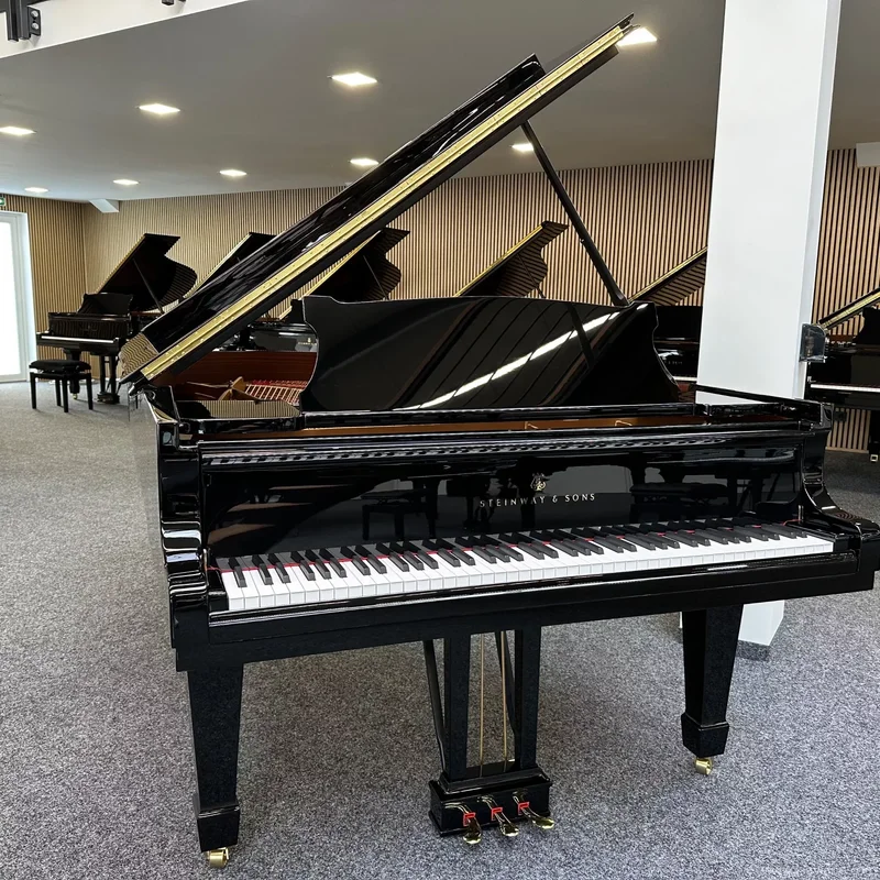 STEINWAY MODEL B-211 (USED)