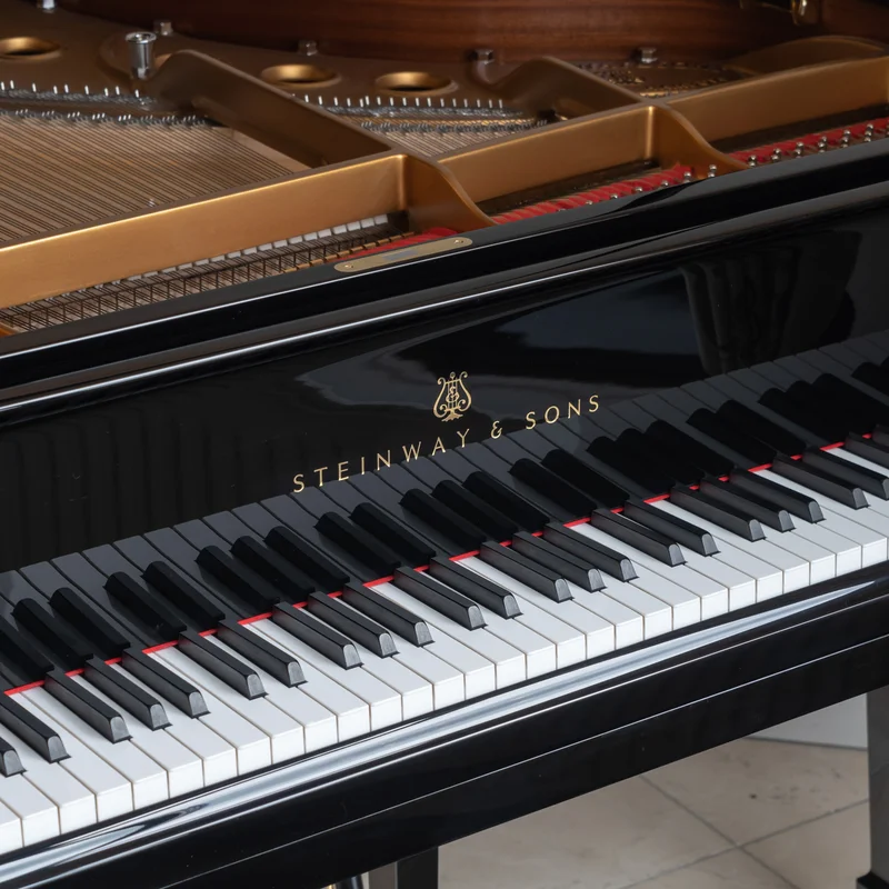 STEINWAY MODEL M (USED)