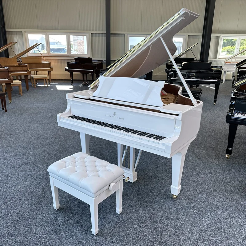 STEINWAY MODEL O-180 (White)