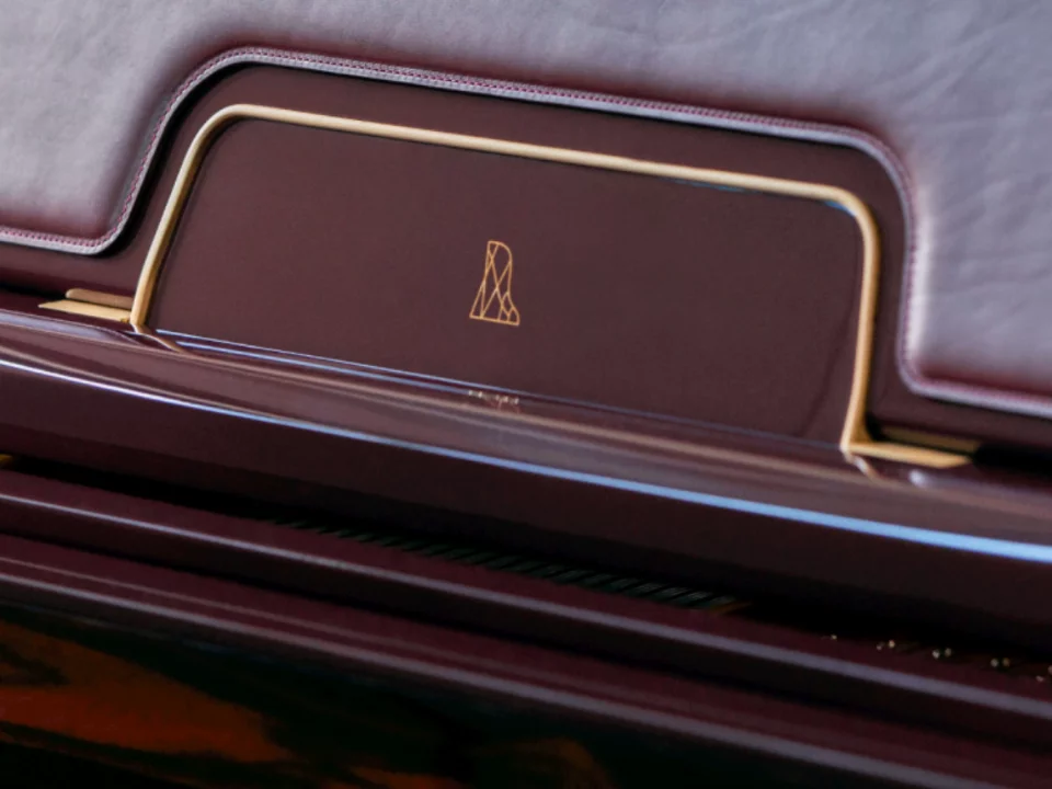 Steinway & Sons Gran Nichetto (The Midnight Red)