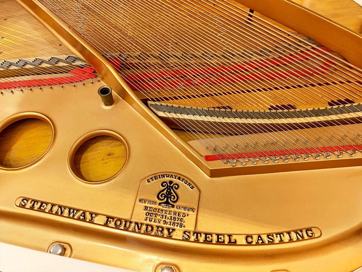 STEINWAY MODEL O (Trắng)