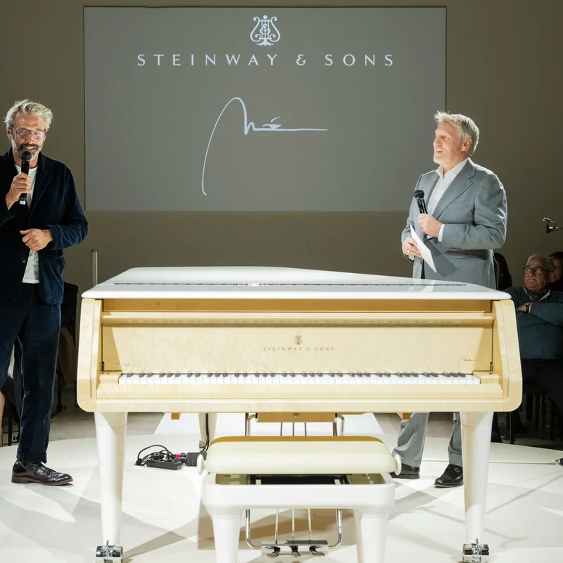 Steinway & Sons Noé Limited Edition (Ivory White)