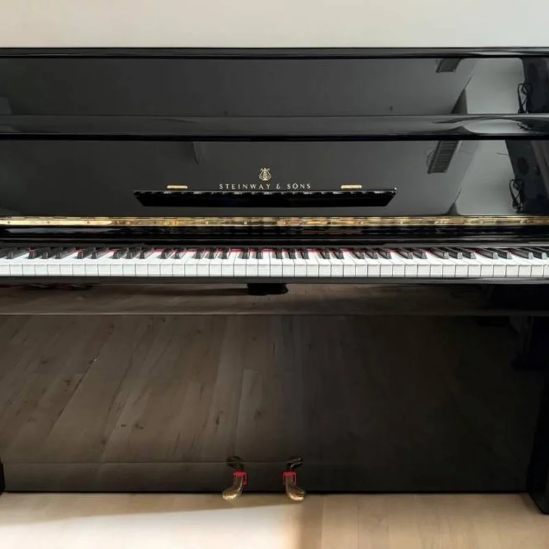 STEINWAY Z114 (Klavier)