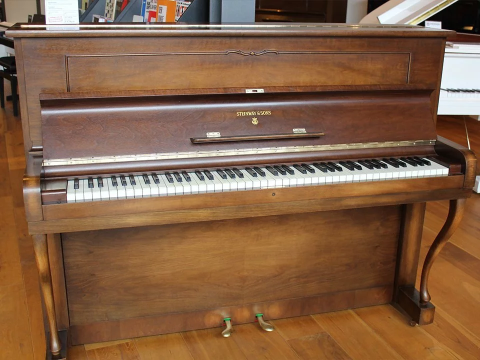 STEINWAY Z114 WN