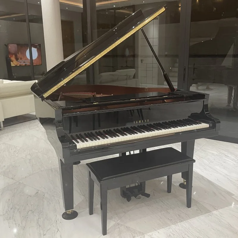 YAMAHA C1X (USED)
