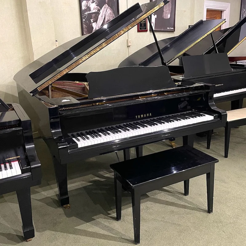 YAMAHA C6 PWH (USED)