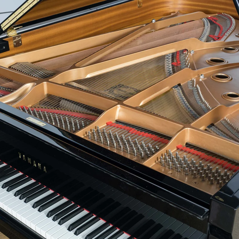 YAMAHA C6 PWH (USED)