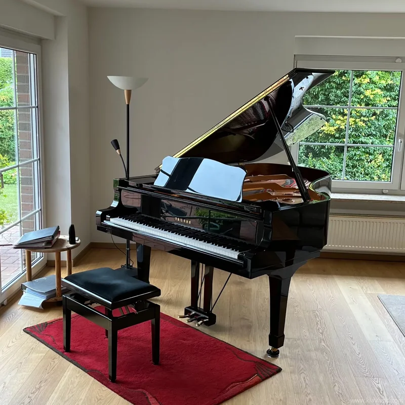 YAMAHA C6 PWH (USED)