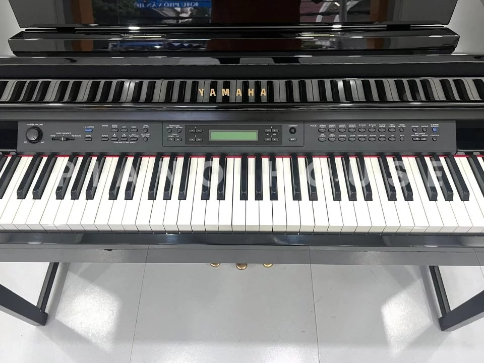 YAMAHA CLP-480 PE