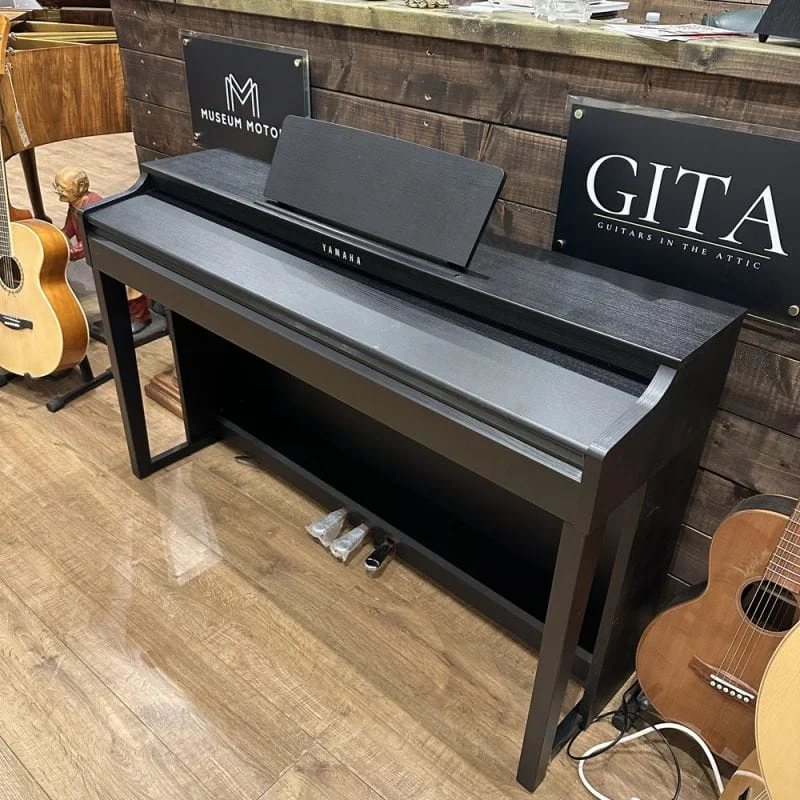 YAMAHA CLP-525