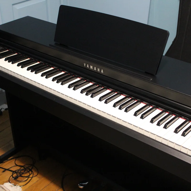 YAMAHA CLP-525