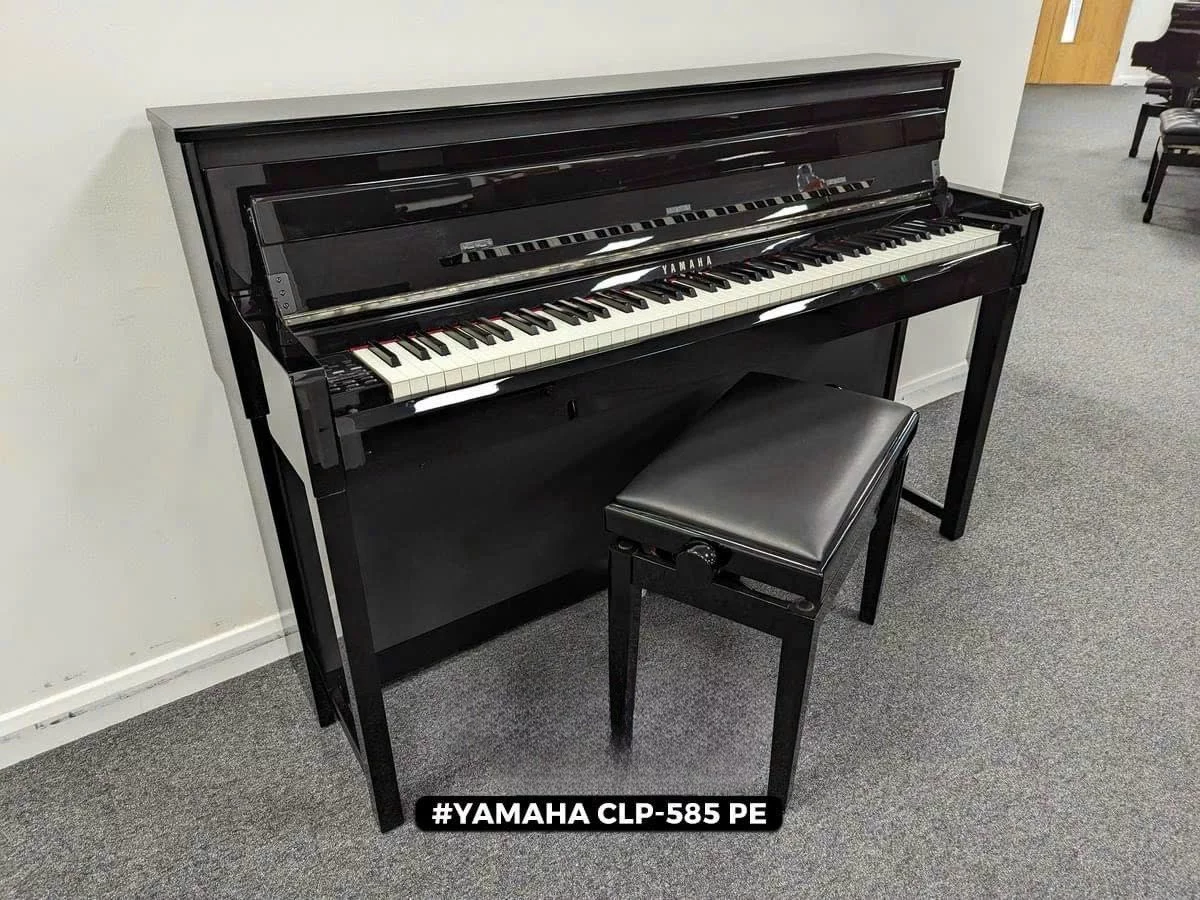 YAMAHA CLP-585 PE