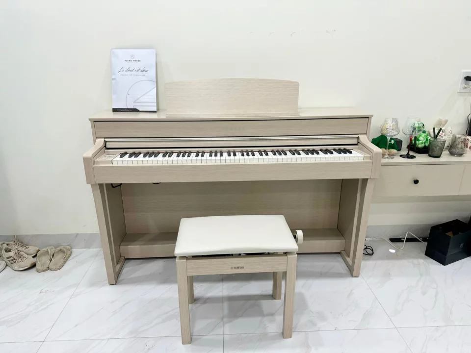 YAMAHA CLP-645 WA