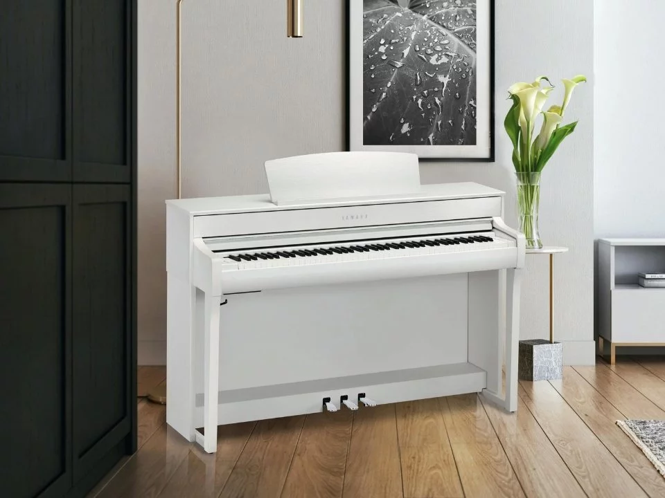 YAMAHA CLP-745 WH