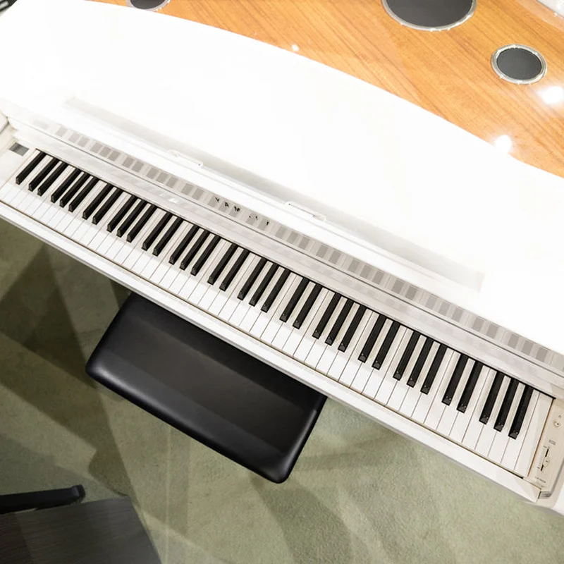 YAMAHA CLP-765GP WH (USED)