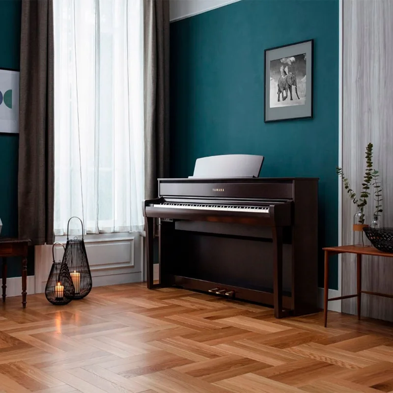 YAMAHA CLP-775 R (USED)