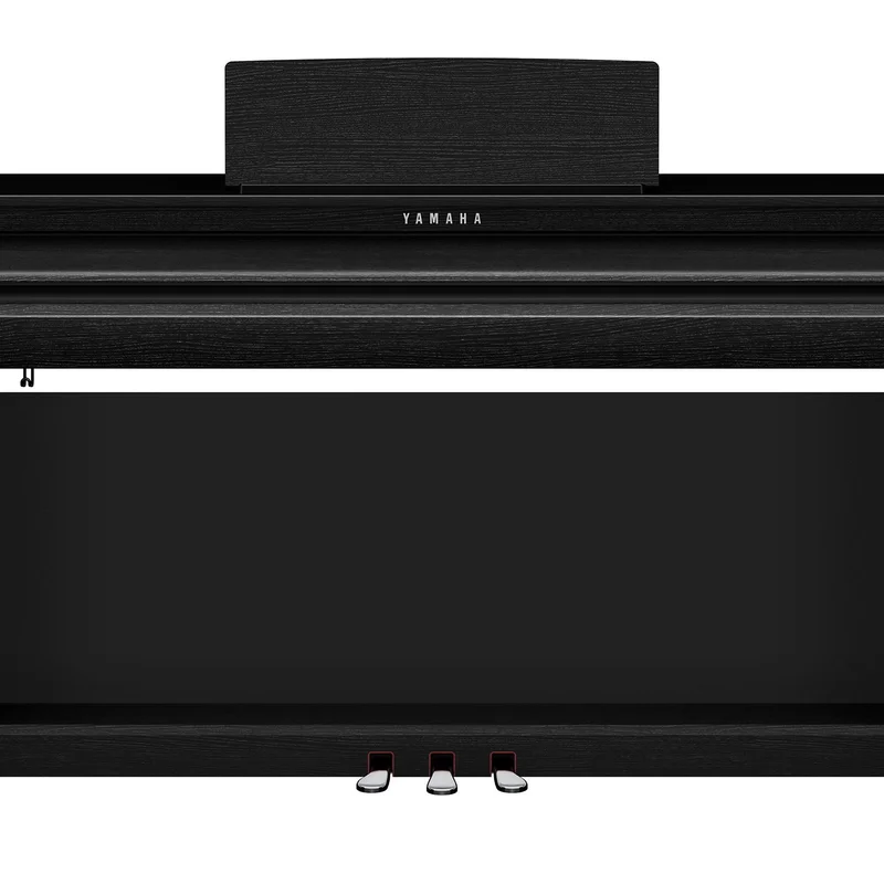 YAMAHA CLP-825 PE