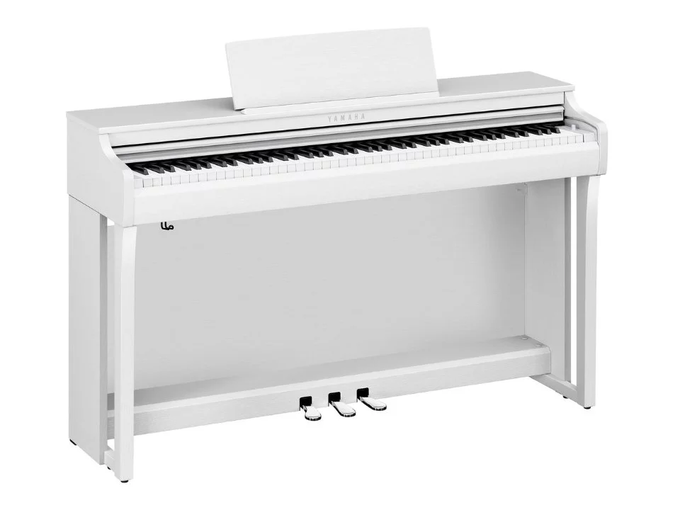 YAMAHA CLP-825 WH