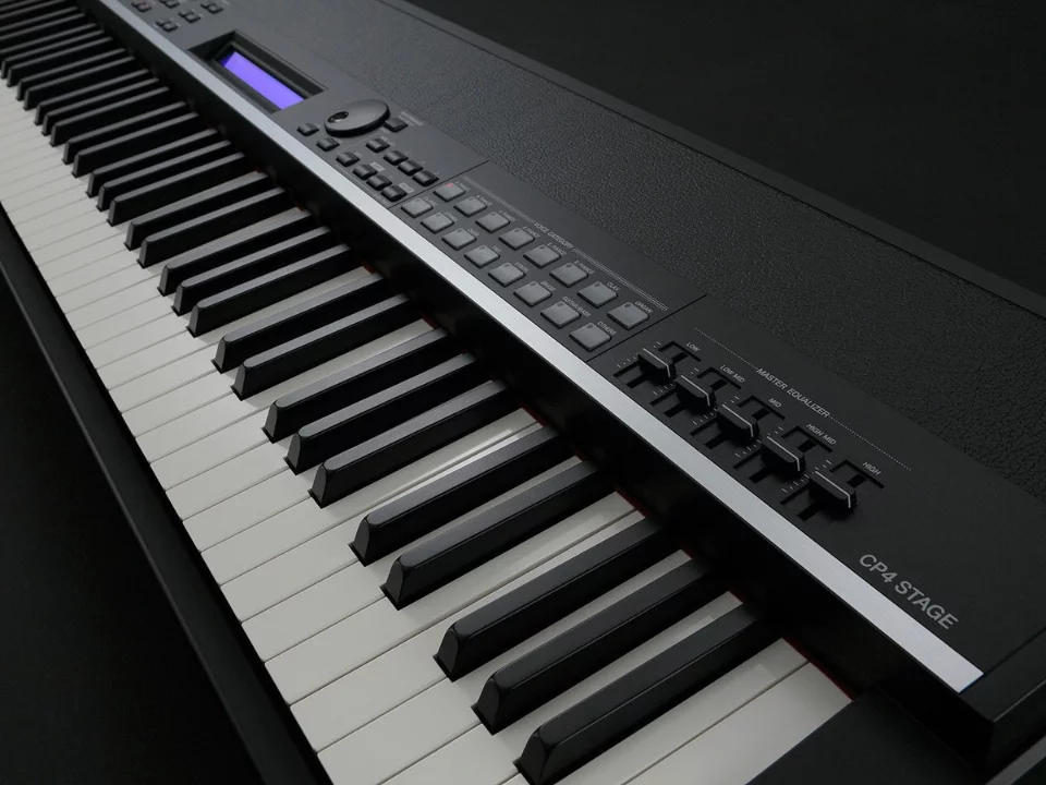 YAMAHA CP4